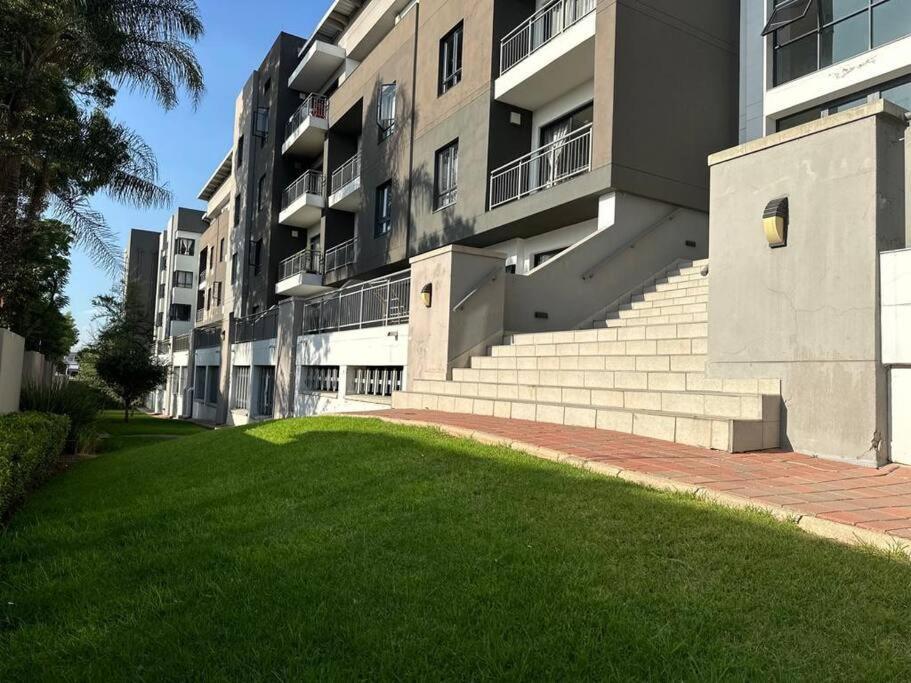 D&dluxury Rivonia With Inverter Apartment *