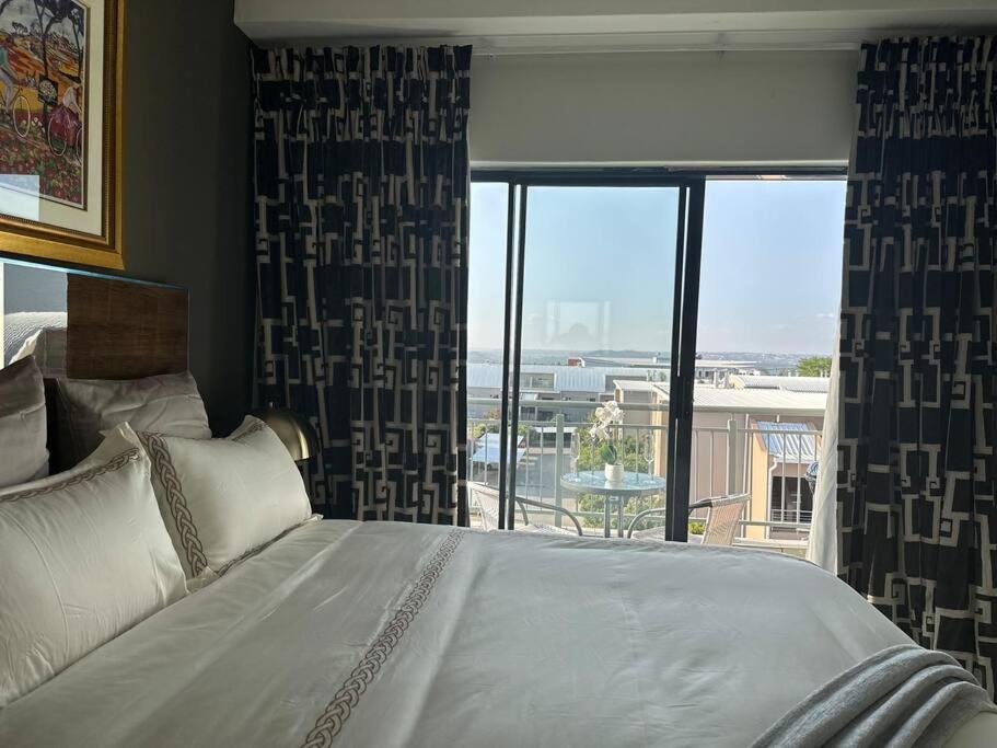 D&dluxury Rivonia With Inverter Johannesburg