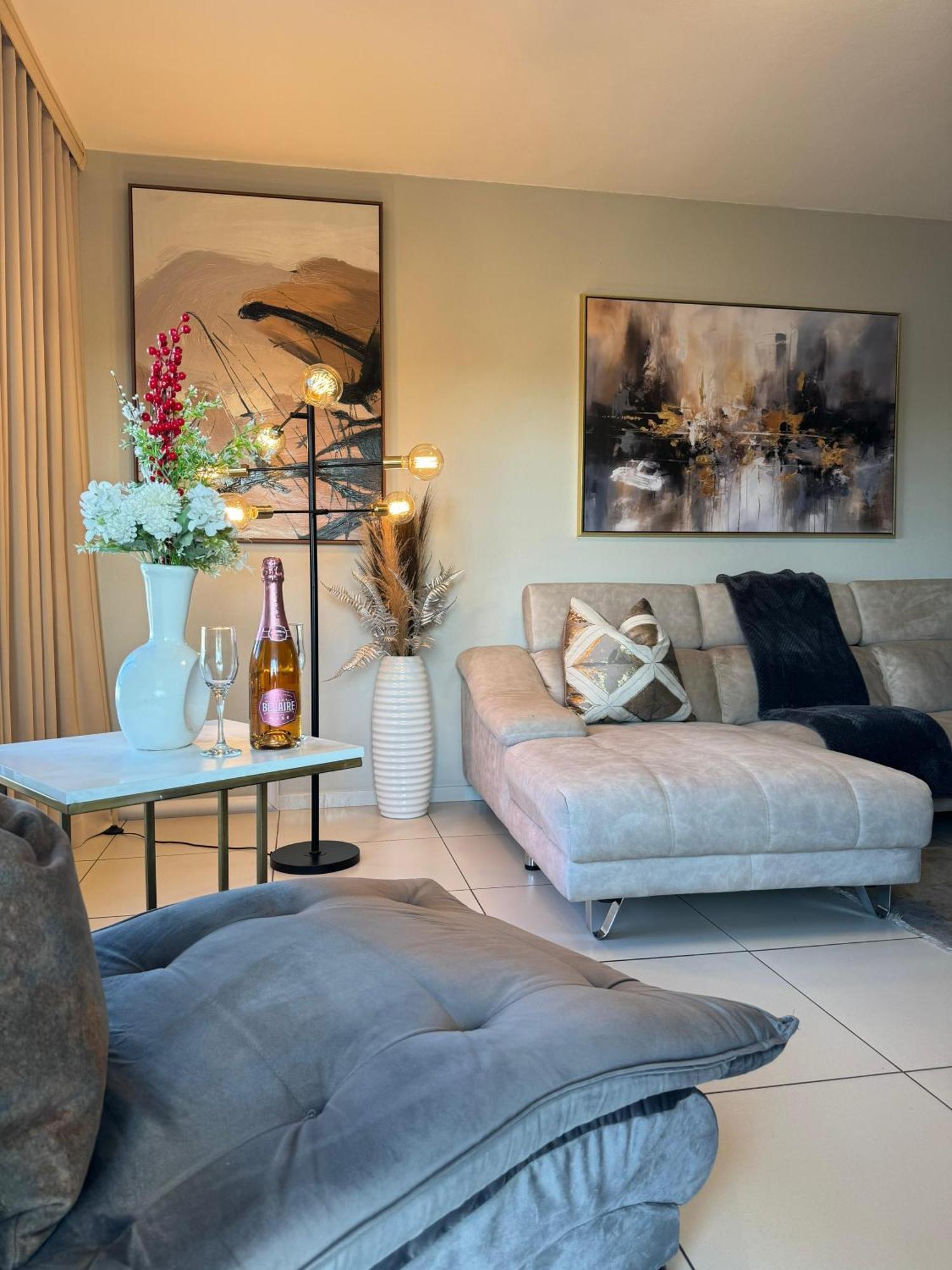 D&dluxury Rivonia With Inverter Apartment *